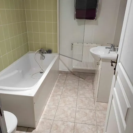 Maison En Sortie D'autoroute A31 * Rolampont